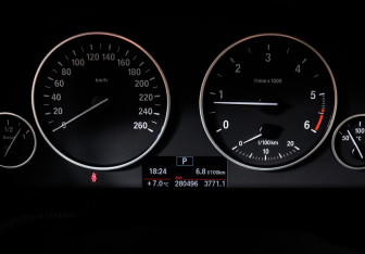 Подержанный автомобиль BMW X3 2012 года (11 фото)