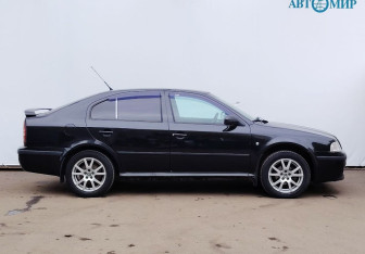 Подержанный автомобиль Skoda Octavia Liftback 2007 года (4 фото)