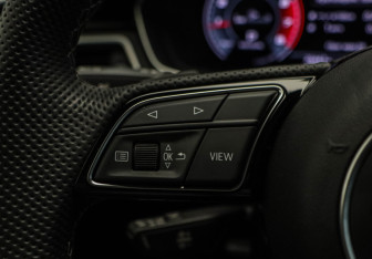 Подержанный автомобиль Audi A4 Sedan 2020 года (14 фото)