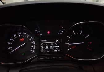 Подержанный автомобиль Citroen C3 Aircross 2018 года (13 фото)