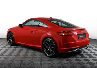 Подержанный автомобиль Audi TT Coupe 2015 года (7 фото)