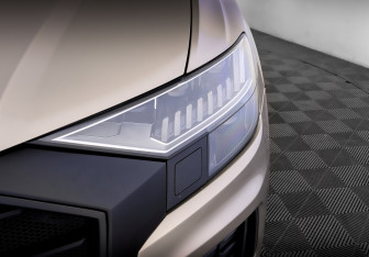 Подержанный автомобиль Audi Q8 2019 года (17 фото)