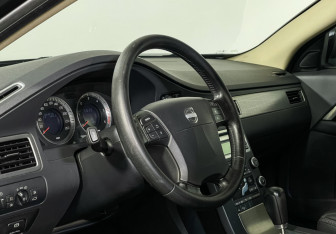 Подержанный автомобиль Volvo XC70 2008 года (13 фото)