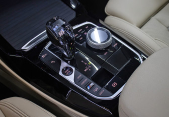 Подержанный автомобиль BMW X4 2021 года (18 фото)
