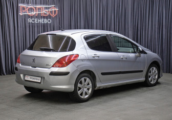 Подержанный автомобиль Peugeot 308 Hatchback 2009 года (5 фото)