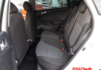 Подержанный автомобиль Hyundai Solaris Hatchback 2012 года (8 фото)