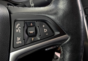 Подержанный автомобиль Opel Astra Hatchback 2012 года (27 фото)