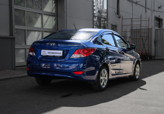 Подержанный автомобиль Hyundai Solaris Sedan 2011 года (4 фото)