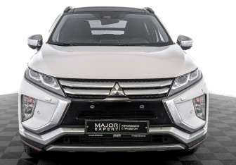 Подержанный автомобиль Mitsubishi Eclipse Cross 2018 года (2 фото)