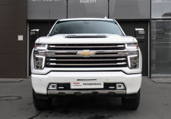 Подержанный автомобиль Chevrolet Silverado 2020 года (2 фото)