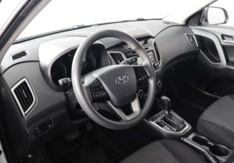 Подержанный автомобиль Hyundai Creta 2017 года (9 фото)