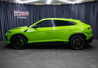 Подержанный автомобиль Lamborghini Urus 2023 года (8 фото)