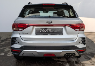 Подержанный автомобиль Kia Rio Hatchback 2021 года (6 фото)