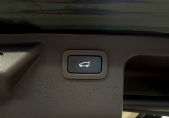 Подержанный автомобиль Land Rover Discovery Sport 2017 года (11 фото)