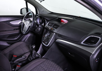 Подержанный автомобиль Opel Mokka 2014 года (11 фото)