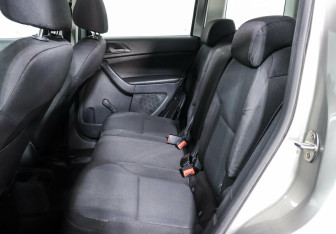 Подержанный автомобиль Skoda Yeti 2017 года (10 фото)