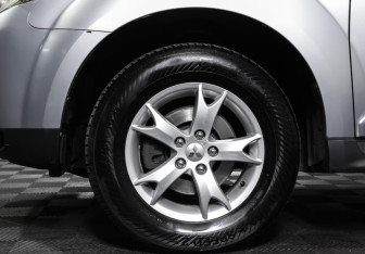 Подержанный автомобиль Mitsubishi Outlander 2008 года (24 фото)