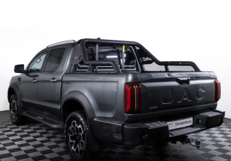Подержанный автомобиль JAC T9 2025 года (7 фото)