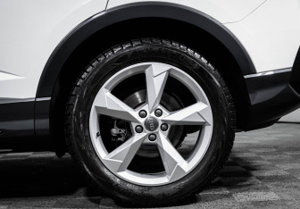 Подержанный автомобиль Audi Q3 Sportback 2020 года (15 фото)