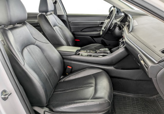 Подержанный автомобиль Hyundai Sonata 2021 года (24 фото)