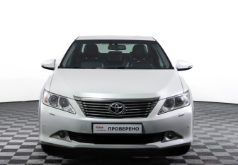 Подержанный автомобиль Toyota Camry Sedan 2012 года (2 фото)