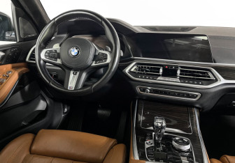 Подержанный автомобиль BMW X7 2019 года (15 фото)