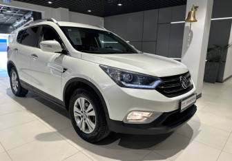 Подержанный автомобиль DongFeng AX7 2018 года (2 фото)