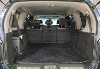 Подержанный автомобиль Nissan Pathfinder 2008 года (12 фото)