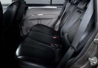 Подержанный автомобиль Mitsubishi Pajero Sport 2012 года (10 фото)