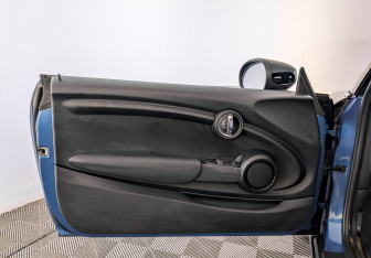 Подержанный автомобиль MINI Hatch 2021 года (19 фото)