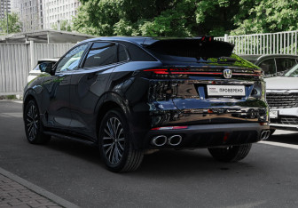 Подержанный автомобиль Changan UNI-K 2023 года (6 фото)