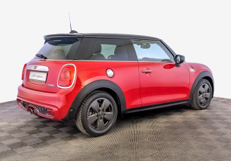 Подержанный автомобиль MINI Hatch 2020 года (5 фото)