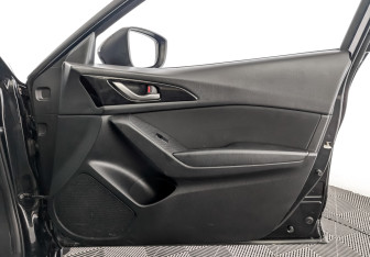 Подержанный автомобиль Mazda 3 Sedan 2014 года (24 фото)