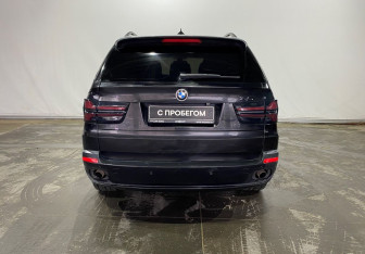 Подержанный автомобиль BMW X5 2007 года (6 фото)