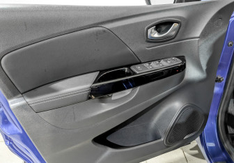 Подержанный автомобиль Renault Kaptur 2020 года (19 фото)