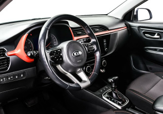Подержанный автомобиль Kia Rio Sedan 2020 года (10 фото)