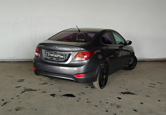 Подержанный автомобиль Hyundai Solaris Sedan 2012 года (6 фото)