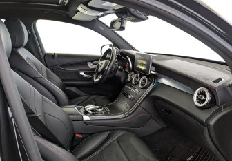 Подержанный автомобиль Mercedes-Benz GLC AMG 2017 года (11 фото)