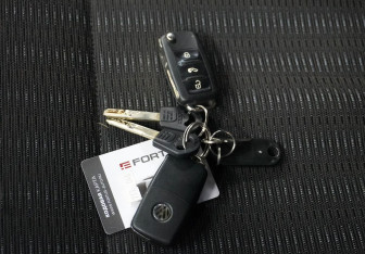 Подержанный автомобиль Volkswagen Caravelle 2017 года (18 фото)