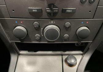 Подержанный автомобиль Opel Vectra Sedan 2007 года (15 фото)