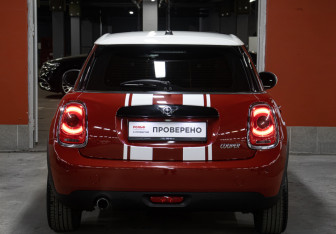 Подержанный автомобиль MINI Hatch 2016 года (6 фото)