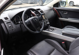 Подержанный автомобиль Mazda CX-9 2012 года (7 фото)