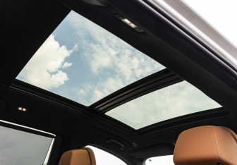 Подержанный автомобиль BMW X7 2024 года (26 фото)