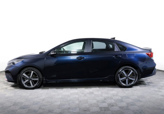 Подержанный автомобиль Kia Cerato Sedan 2022 года (8 фото)