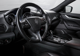 Подержанный автомобиль Maserati Levante 2018 года (14 фото)
