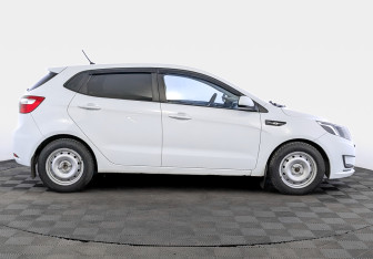 Подержанный автомобиль Kia Rio Hatchback 2014 года (4 фото)