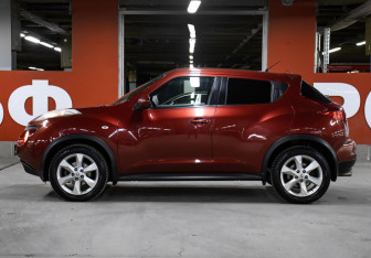 Подержанный автомобиль Nissan Juke 2012 года (8 фото)
