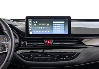 Подержанный автомобиль Москвич 3е 2023 года (17 фото)