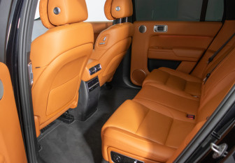 Подержанный автомобиль LiXiang L7 2023 года (11 фото)