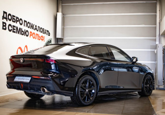 Подержанный автомобиль Changan UNI-V 2023 года (4 фото)